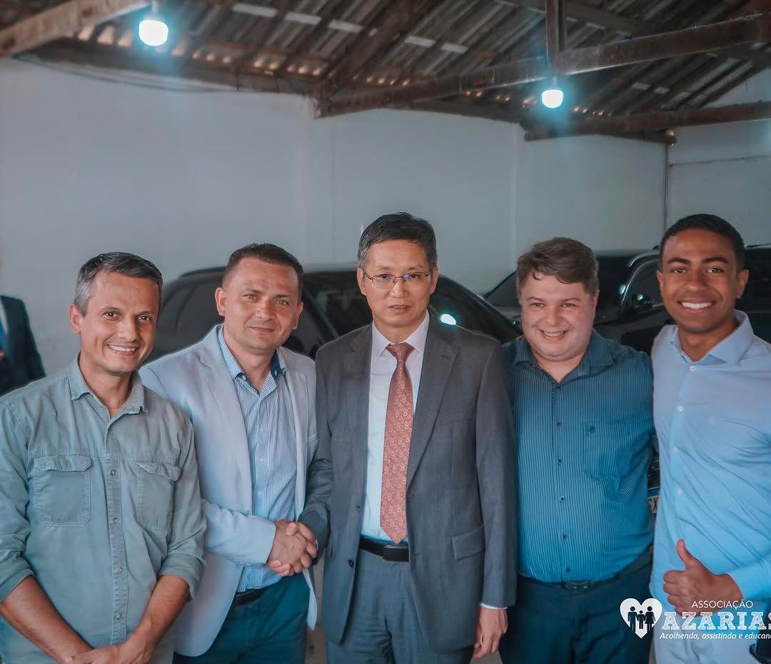 Vereador Paulo Preza participa de comitiva para receber o consulado chinês.